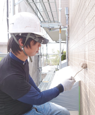 外壁の塗り替え工事中の様子