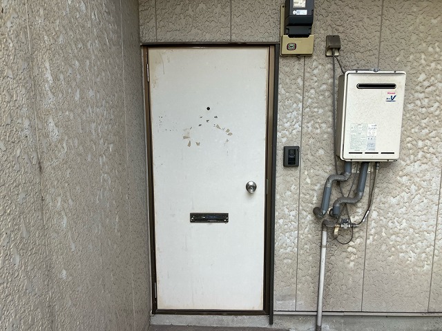 玄関まわり（扉）の塗膜劣化と使用感