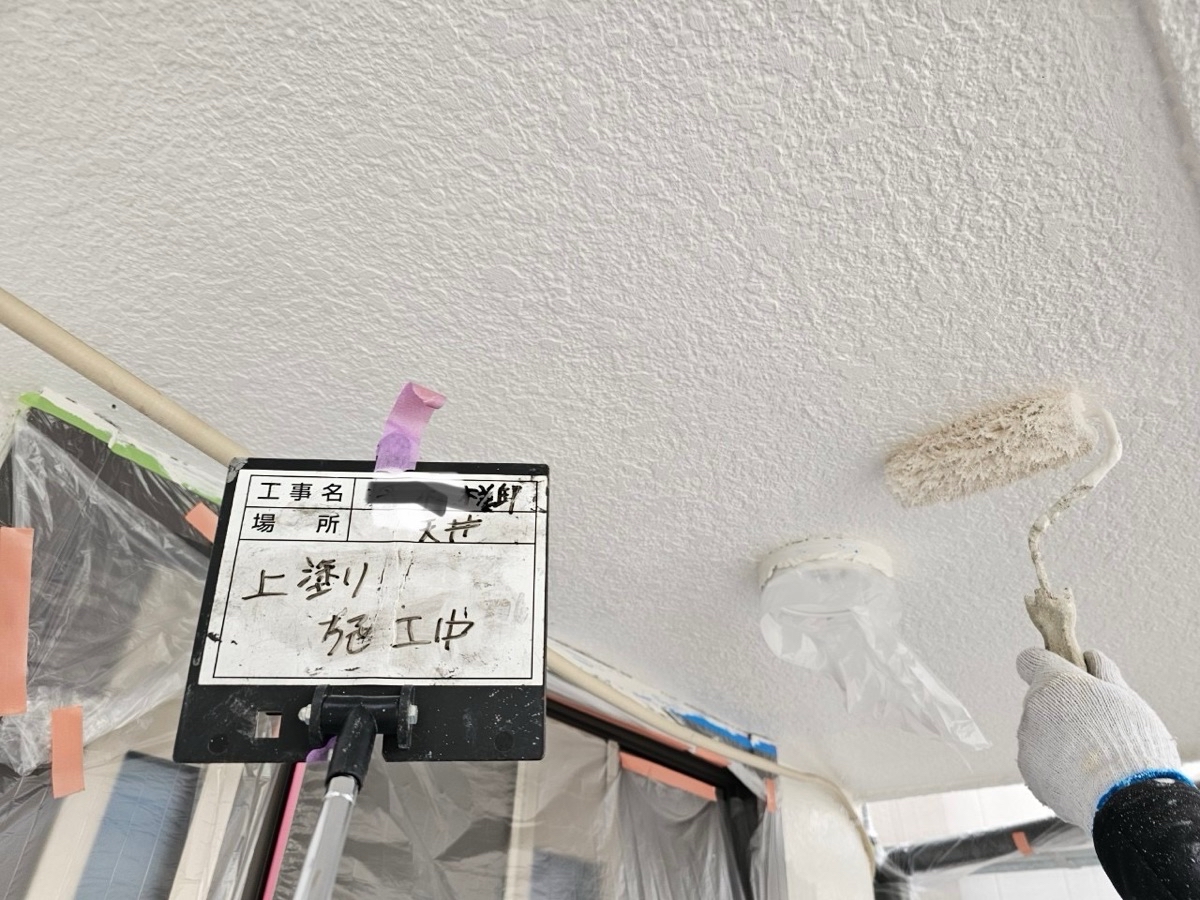 軒天上塗り２回目