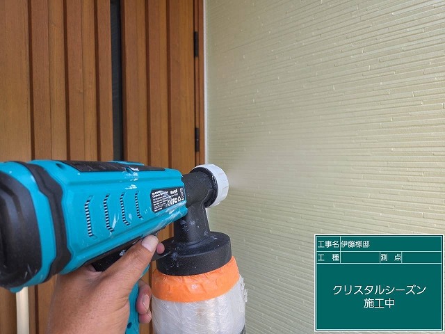 外壁保護材の吹付け