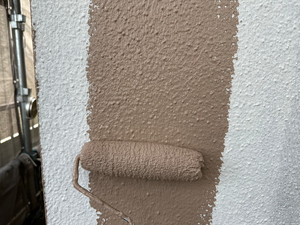 外壁中塗り塗布