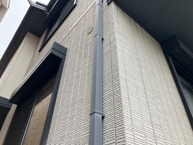 雨樋の艶引けと付帯部の経年サイン